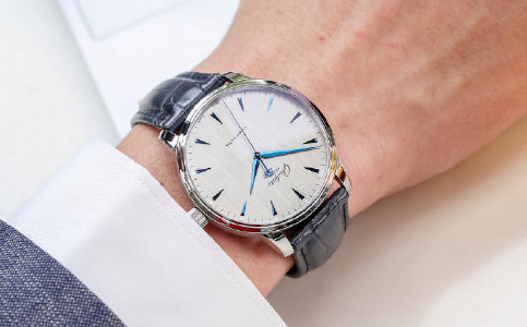 格拉蘇蒂手表菏澤售后維修服務(wù)中心電話地址