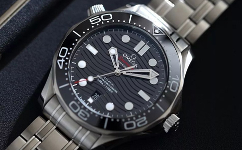 歐米茄官方維修電話(歐米茄手表走快了)