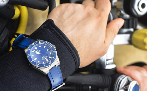 太原帝舵手表售后服務(wù)中心(帝舵手表的佩戴注意事項(xiàng))