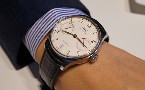 廣州萬國手表維修(萬國手表上發(fā)條)