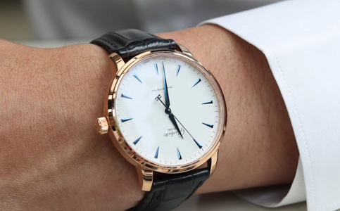 亨得利名表維修（格拉蘇蒂手表出現(xiàn)進(jìn)灰現(xiàn)象）