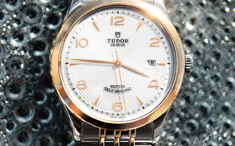 帝舵售后維修點在哪兒(保養(yǎng)帝舵手表表扣的步驟)