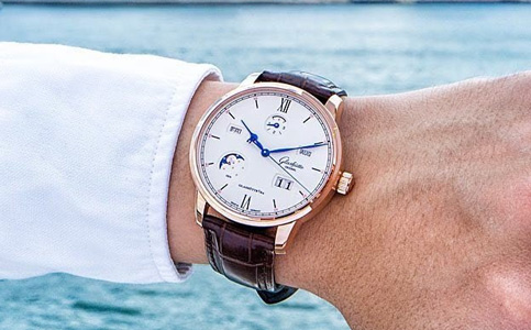 格拉蘇蒂售后服務中心(格拉蘇蒂手表更換表盤)