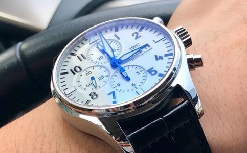 萬國國內(nèi)維修售后地址(解決萬國手表表針掉落的技巧)