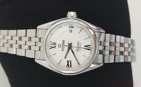 梅花手表售后網(wǎng)點(diǎn)（梅花手表電池沒(méi)電的現(xiàn)象）