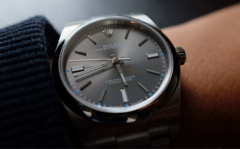 勞力士手表售后服務(wù)維修熱線(勞力士手表表盤生銹的原因)
